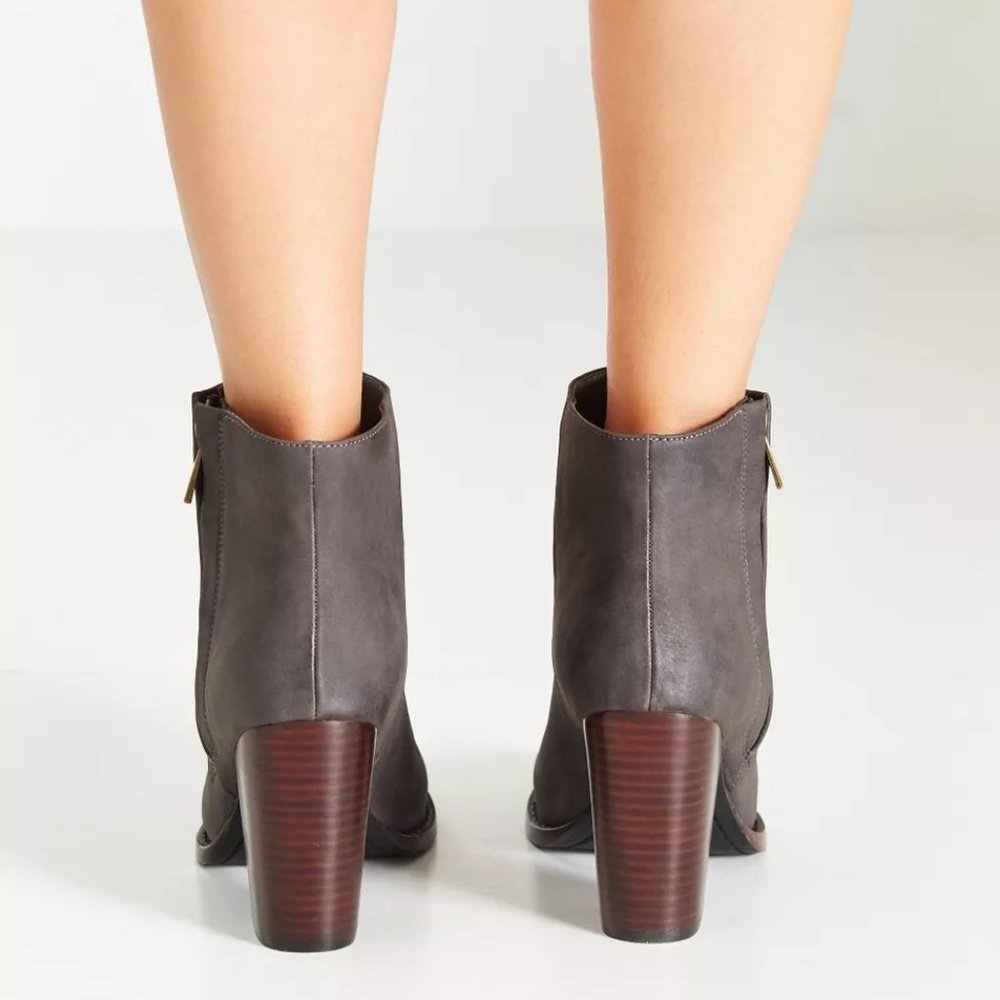 EUC Silence + Noise Half-Stacked Heeled Ankle Boot in Gray Sz 8.5 - Picture 3 of 10